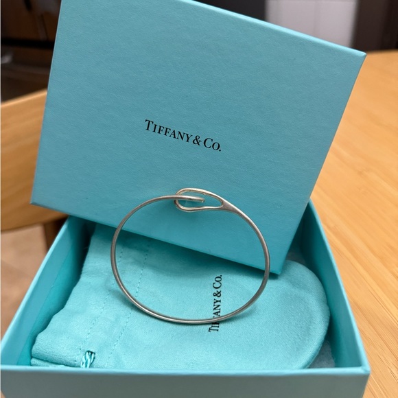 Vintage Tiffany & Co. Infinity Loop Bangle - Picture 5 of 6